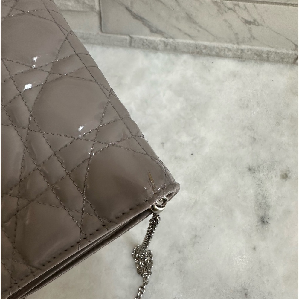 ❤️SOLD❤️Dior Clutch WOC on silver chain Gray/Lilac Neutral color patent - Picture 11 of 16